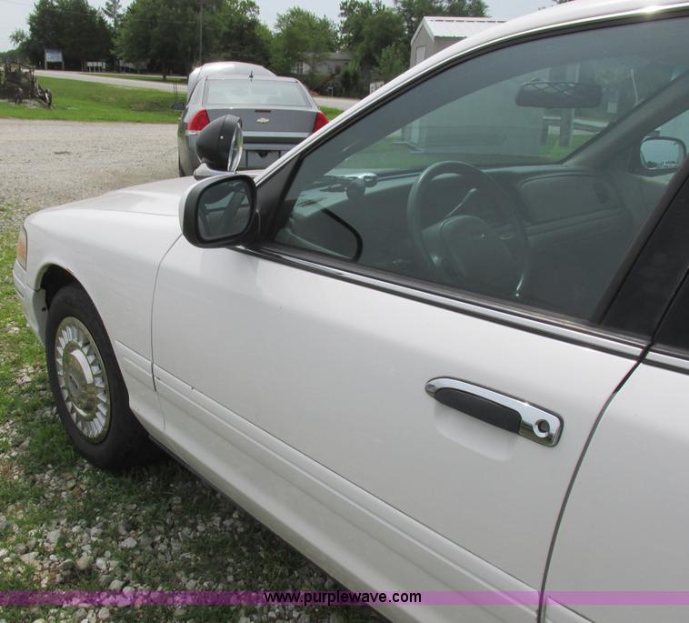 image for item L6199 1999 Ford Crown Victoria Police Interceptor