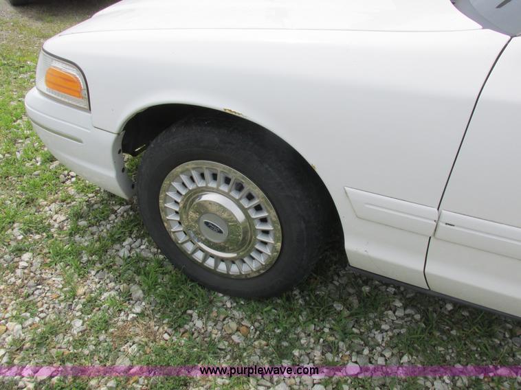image for item L6199 1999 Ford Crown Victoria Police Interceptor