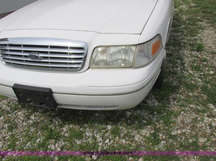 image for item L6199 1999 Ford Crown Victoria Police Interceptor