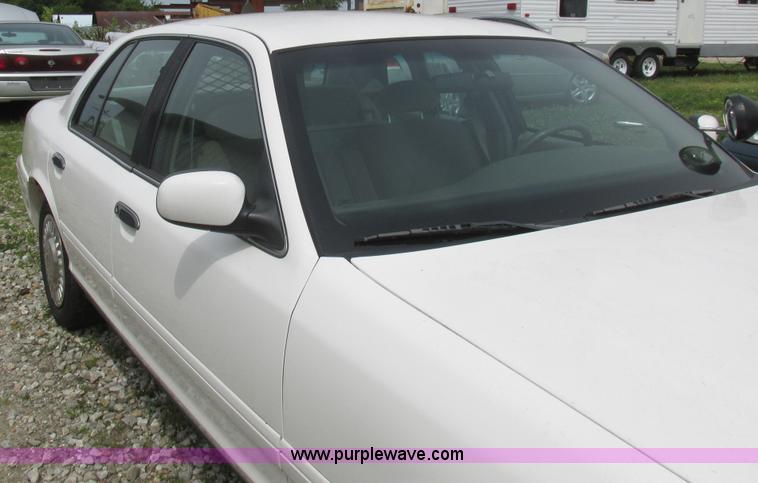 image for item L6199 1999 Ford Crown Victoria Police Interceptor