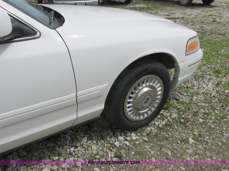 image for item L6199 1999 Ford Crown Victoria Police Interceptor