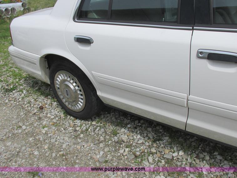 image for item L6199 1999 Ford Crown Victoria Police Interceptor