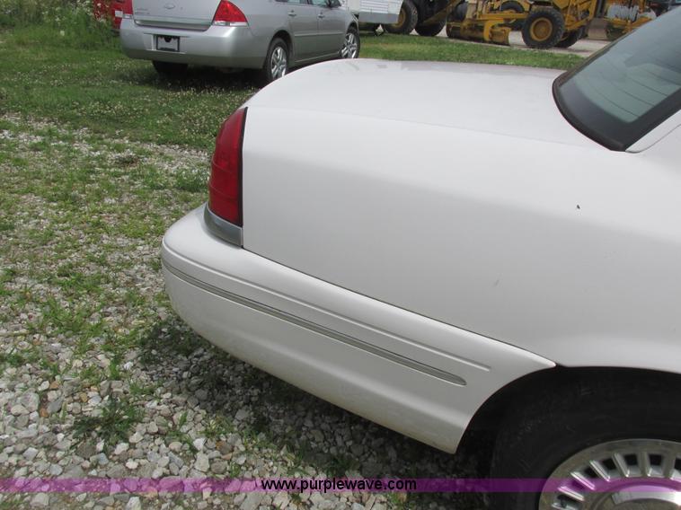 image for item L6199 1999 Ford Crown Victoria Police Interceptor