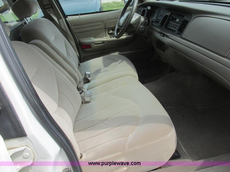 image for item L6199 1999 Ford Crown Victoria Police Interceptor