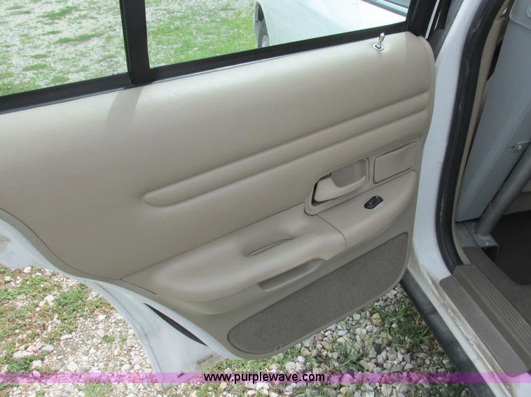 image for item L6199 1999 Ford Crown Victoria Police Interceptor