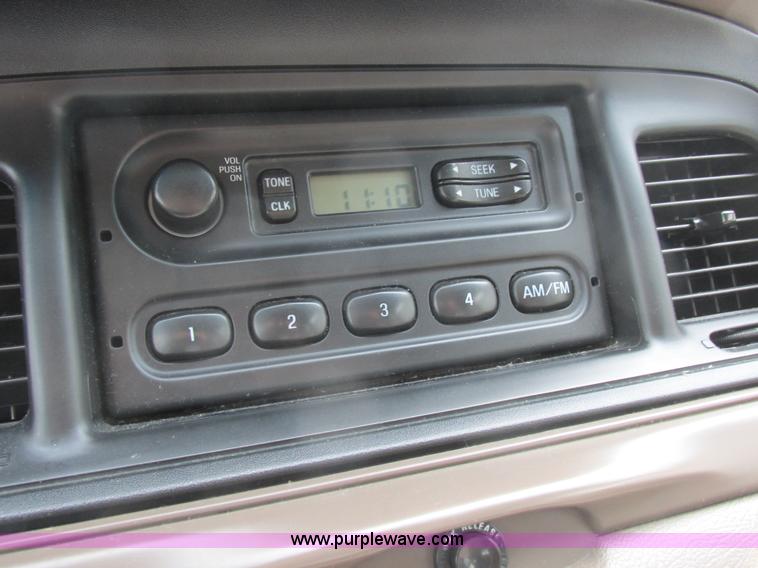 image for item L6199 1999 Ford Crown Victoria Police Interceptor