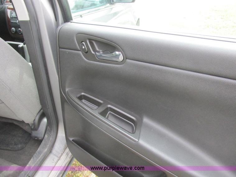 image for item L6200 2006 Chevrolet Impala