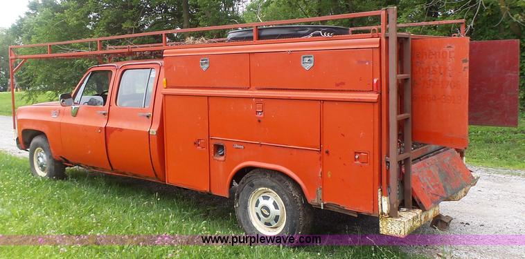 image for item L6201 1980 GMC Custom Deluxe service truck