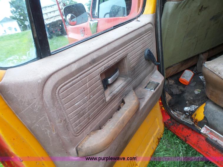 image for item L6201 1980 GMC Custom Deluxe service truck