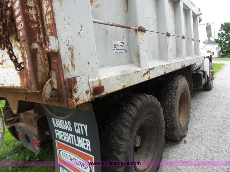 image for item L6202 1984 Chevrolet Kodiak dump truck