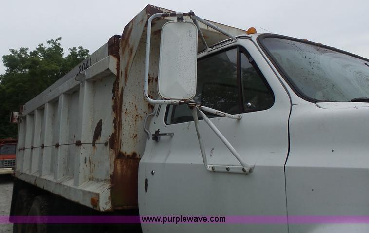 image for item L6202 1984 Chevrolet Kodiak dump truck