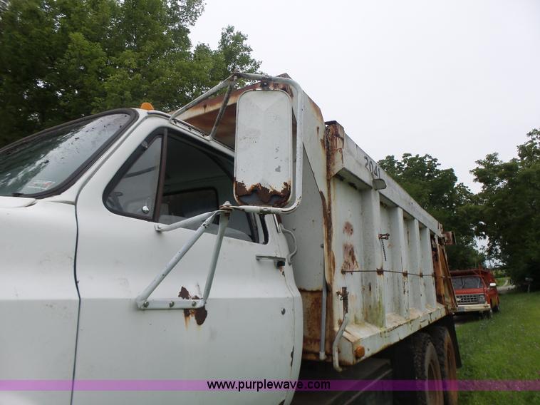 image for item L6202 1984 Chevrolet Kodiak dump truck