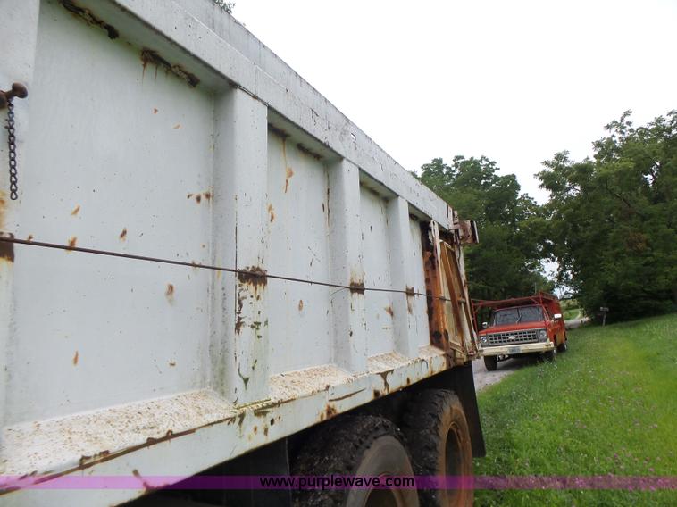 image for item L6202 1984 Chevrolet Kodiak dump truck