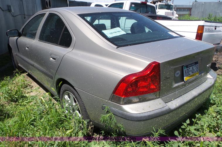 image for item L6761 2002 Volvo S60