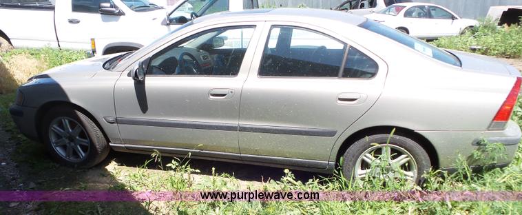 image for item L6761 2002 Volvo S60