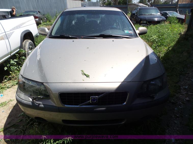 image for item L6761 2002 Volvo S60