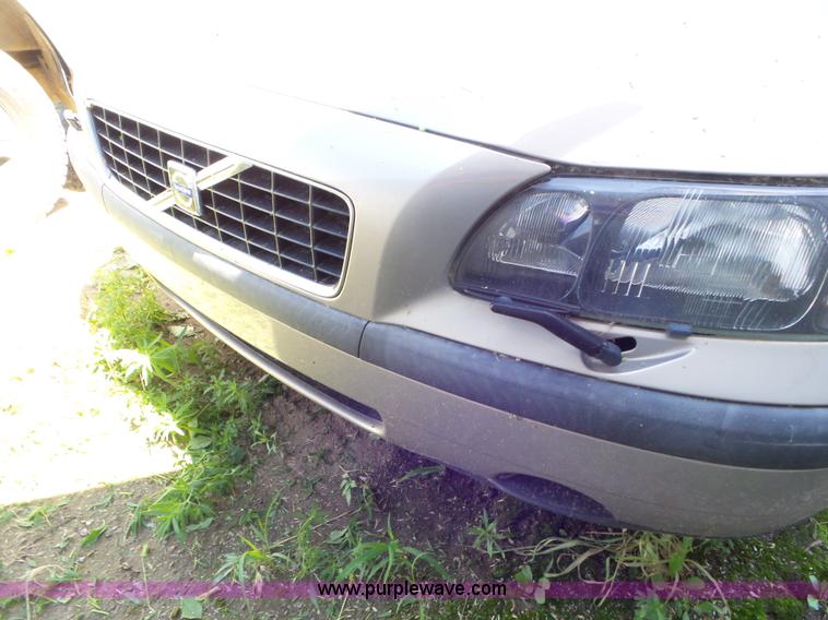 image for item L6761 2002 Volvo S60