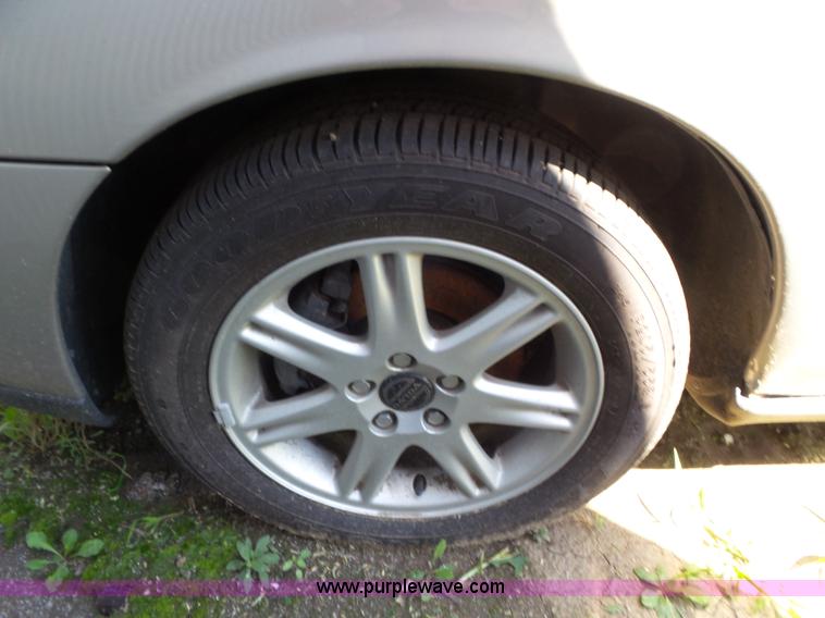 image for item L6761 2002 Volvo S60