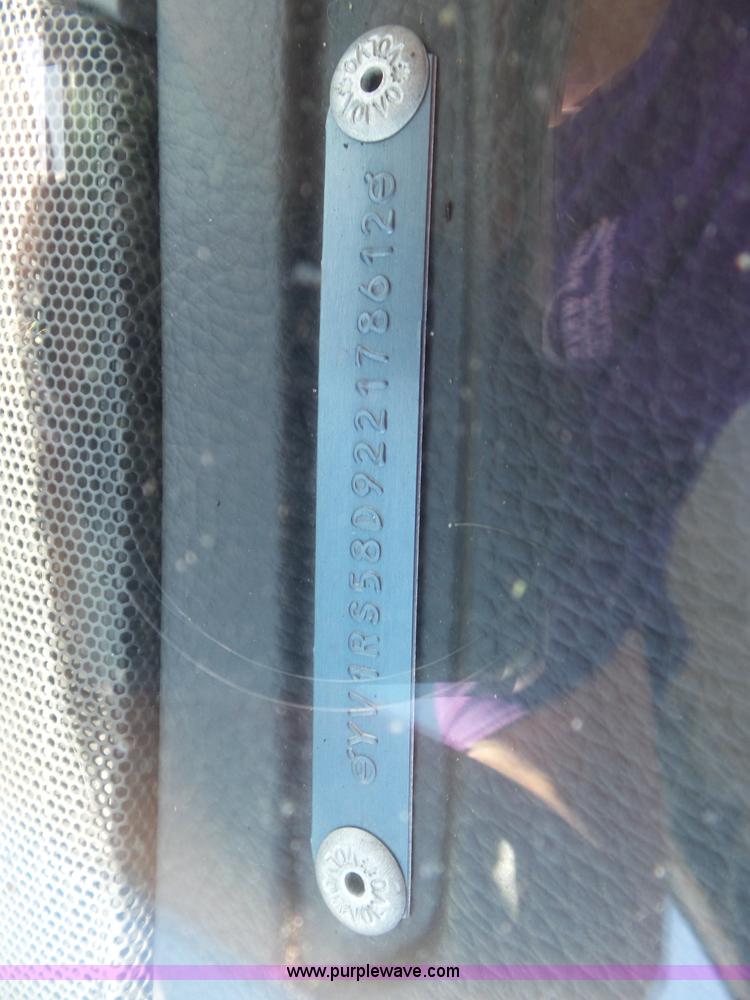 image for item L6761 2002 Volvo S60