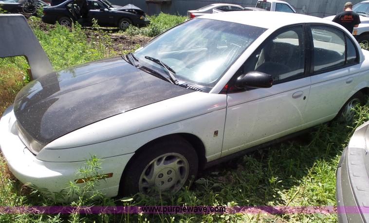 image for item L6762 1997 Saturn SL SL2