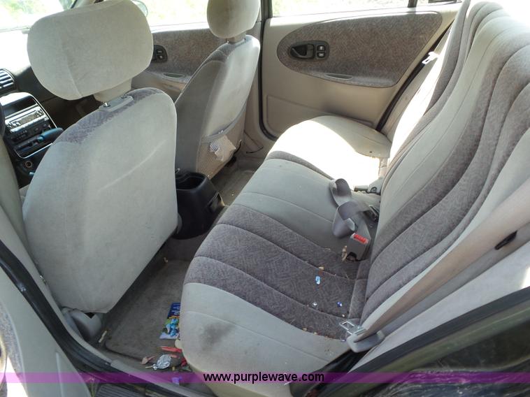 image for item L6762 1997 Saturn SL SL2