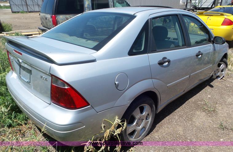 image for item L6765 2005 Ford Focus