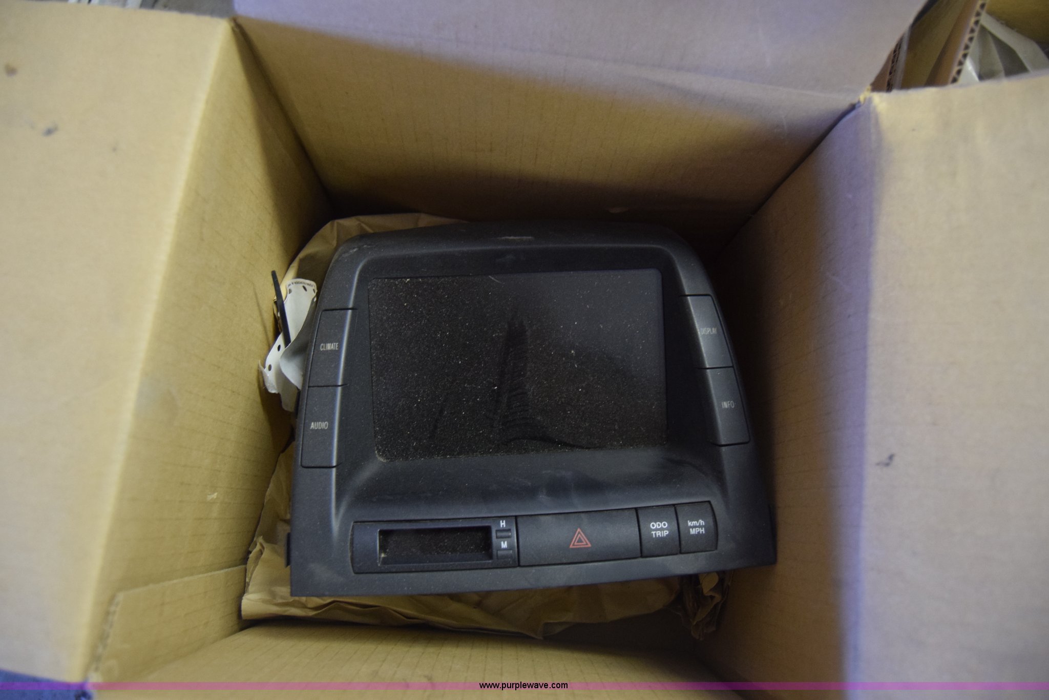 Truck parts in Wichita, KS Item BW9977 sold Purple Wave