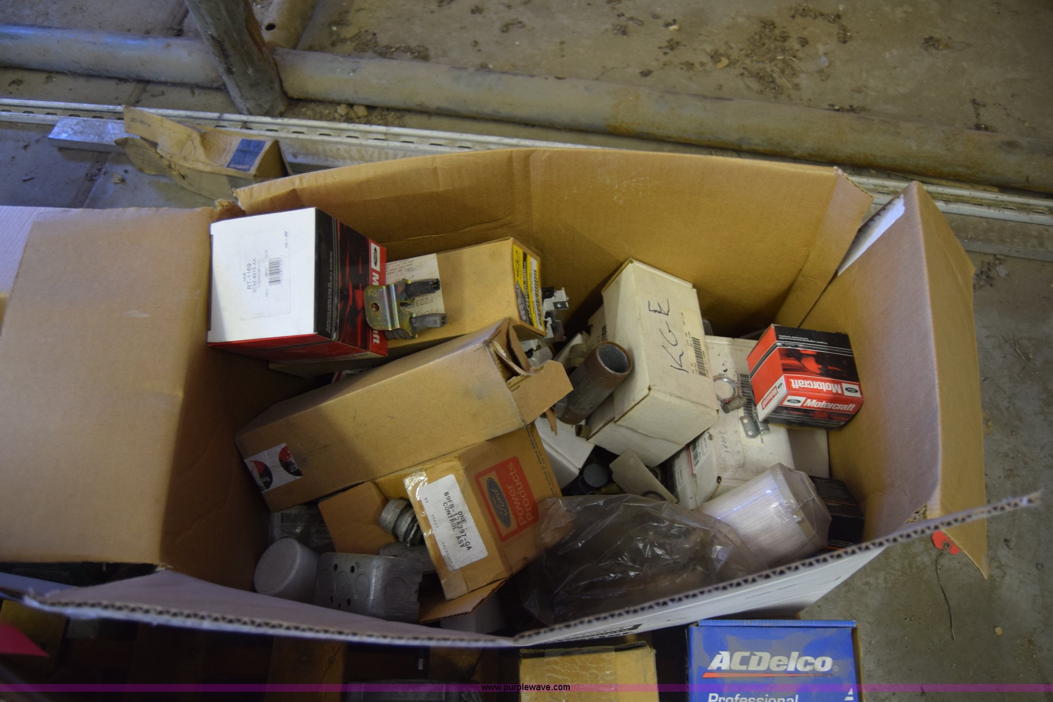 Truck parts in Wichita, KS Item BW9977 sold Purple Wave