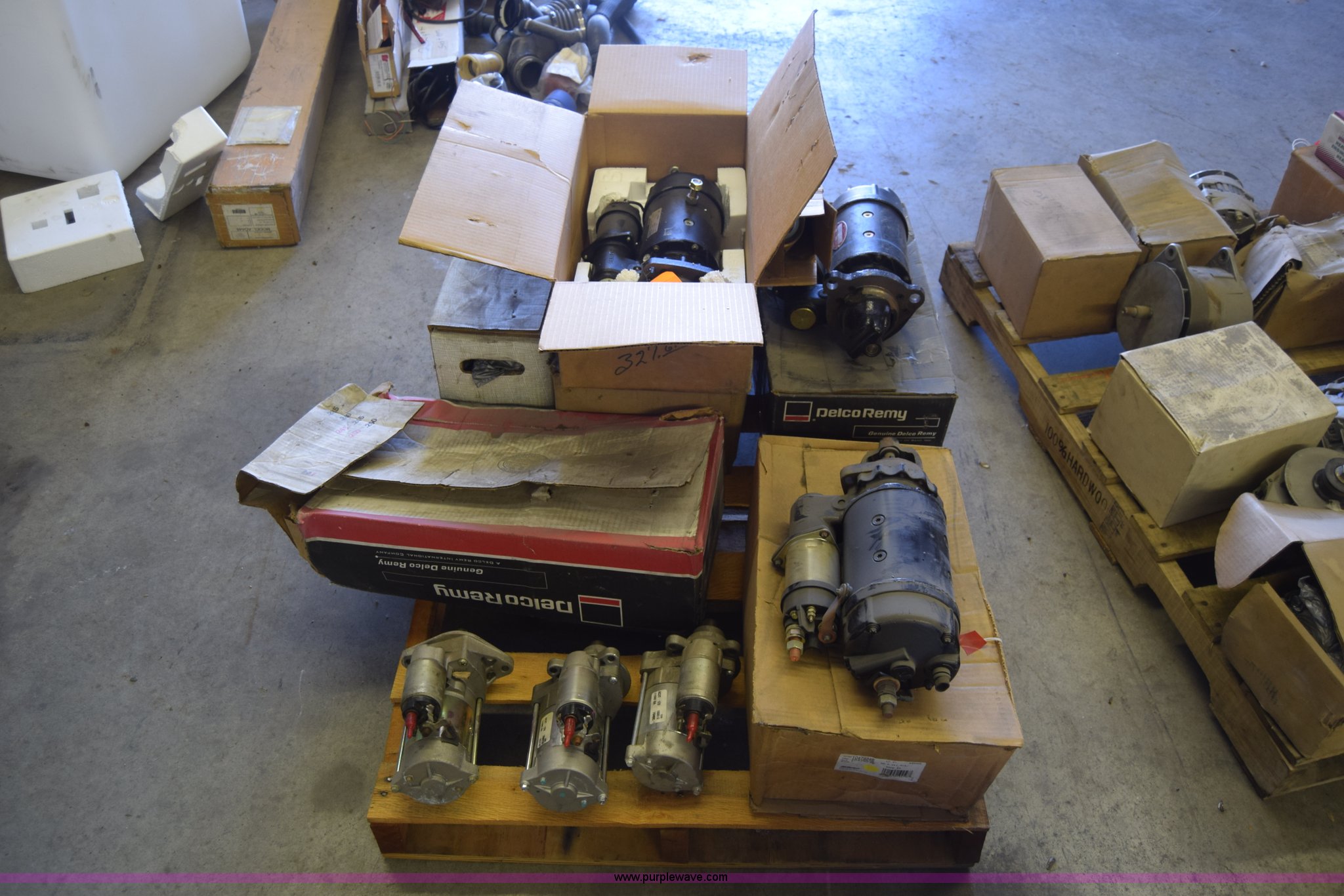 Truck parts in Wichita, KS Item BW9979 sold Purple Wave