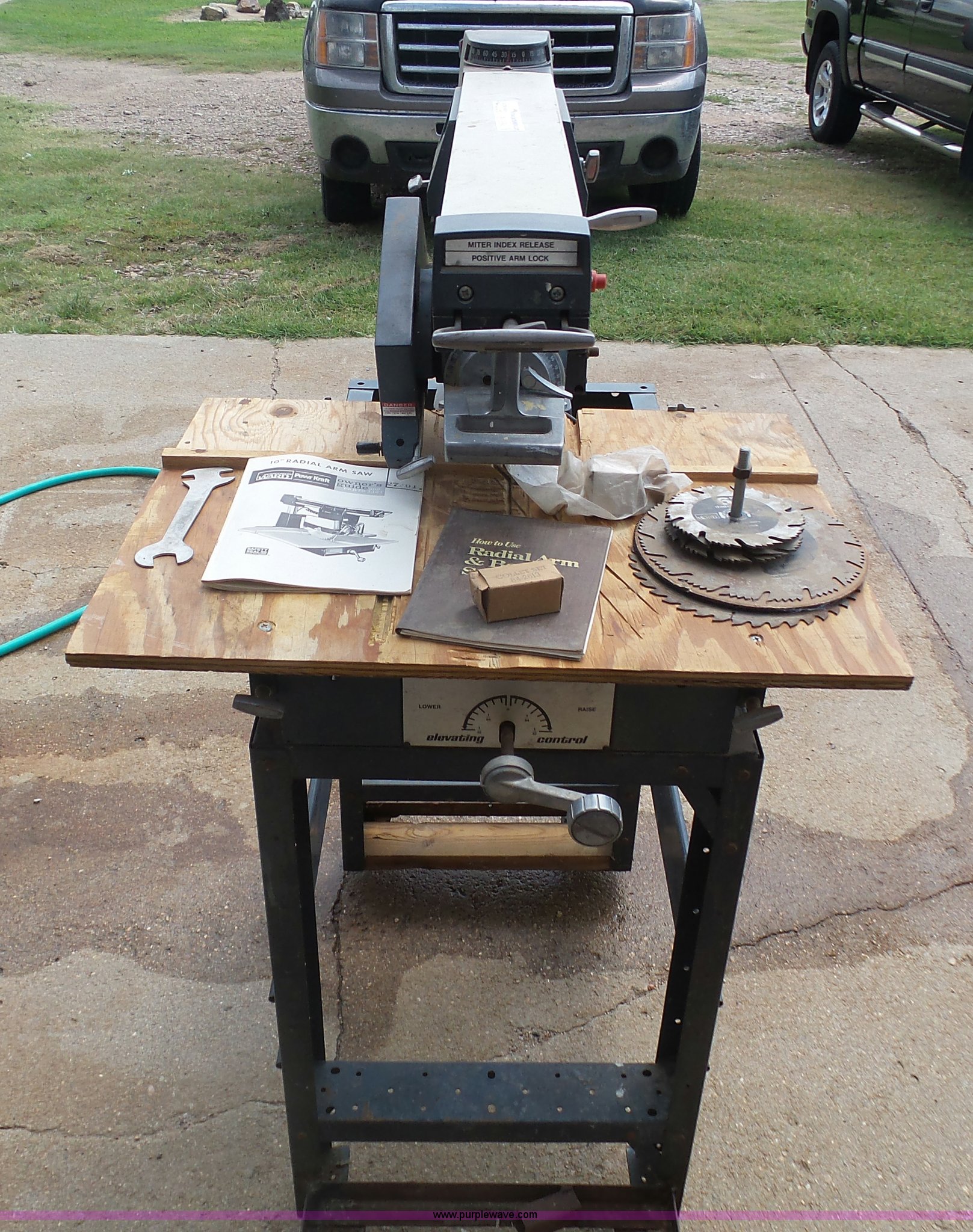 Montgomery Ward radial arm saw in Dodge 