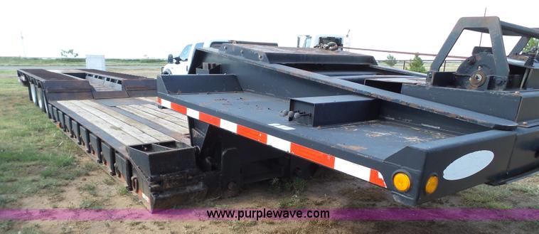 image for item BJ9329 2007 Ledwell drop deck equipment trailer
