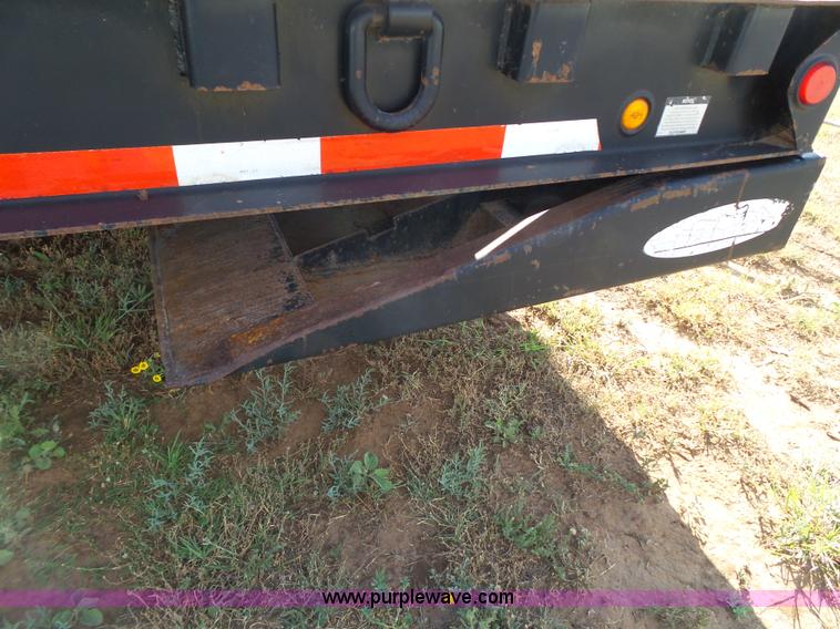 image for item BJ9329 2007 Ledwell drop deck equipment trailer