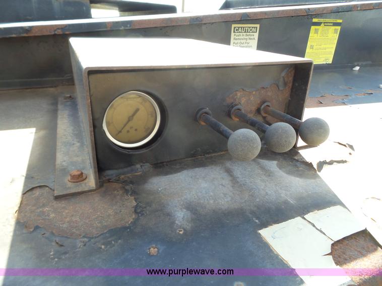 image for item BJ9329 2007 Ledwell drop deck equipment trailer