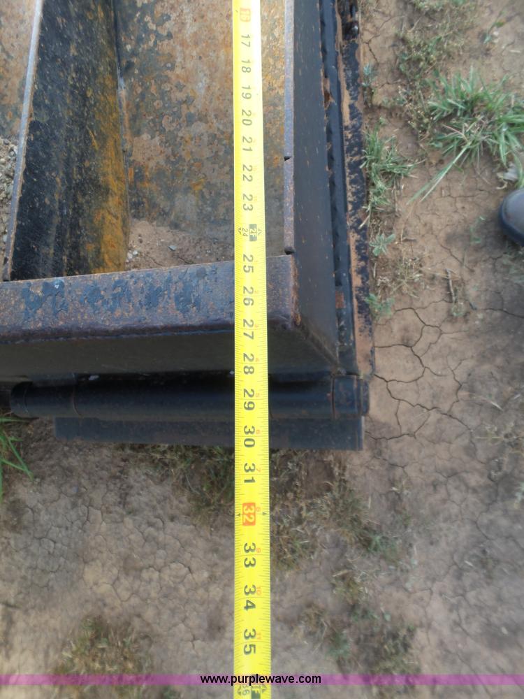 image for item BJ9329 2007 Ledwell drop deck equipment trailer