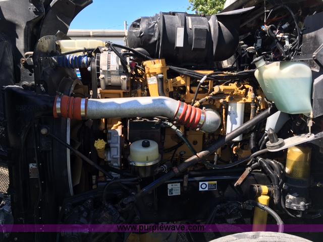 image for item F1653 2008 Kenworth T660 semi truck