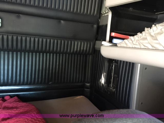 image for item F1653 2008 Kenworth T660 semi truck