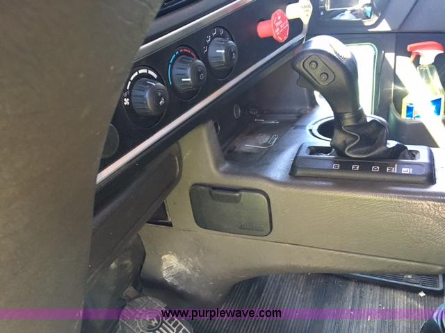 image for item F1653 2008 Kenworth T660 semi truck