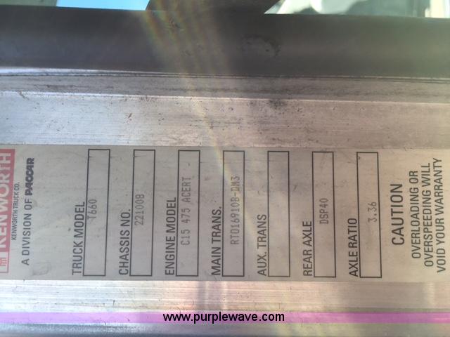 image for item F1653 2008 Kenworth T660 semi truck