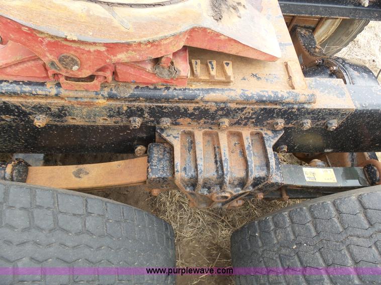 image for item J6216 1986 Volvo White semi truck