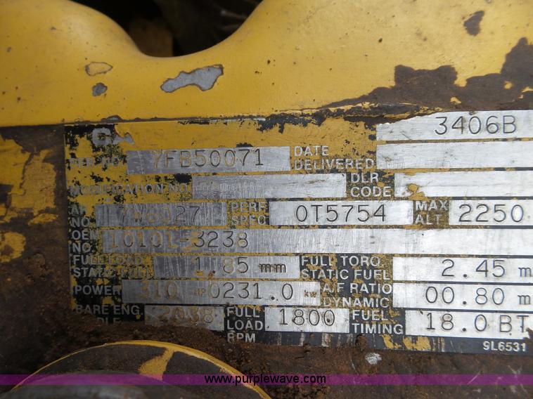 image for item J6216 1986 Volvo White semi truck