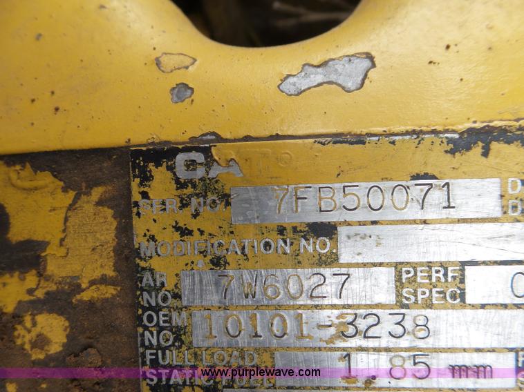 image for item J6216 1986 Volvo White semi truck