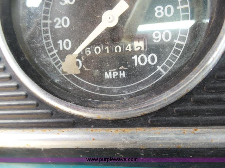 image for item J6217 1970 Ford F600 grain truck