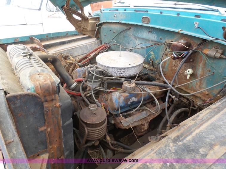 image for item J6217 1970 Ford F600 grain truck