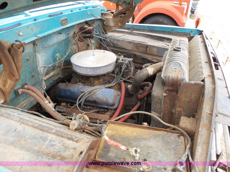 image for item J6217 1970 Ford F600 grain truck