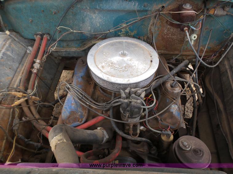 image for item J6217 1970 Ford F600 grain truck