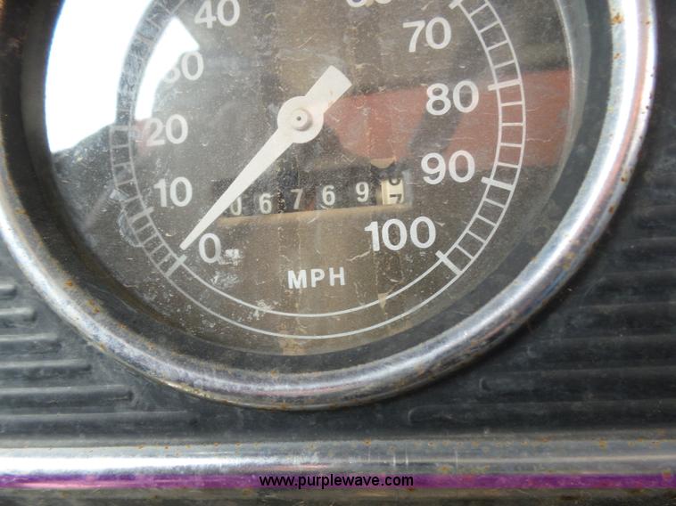 image for item J6218 1975 Ford F600 fuel truck