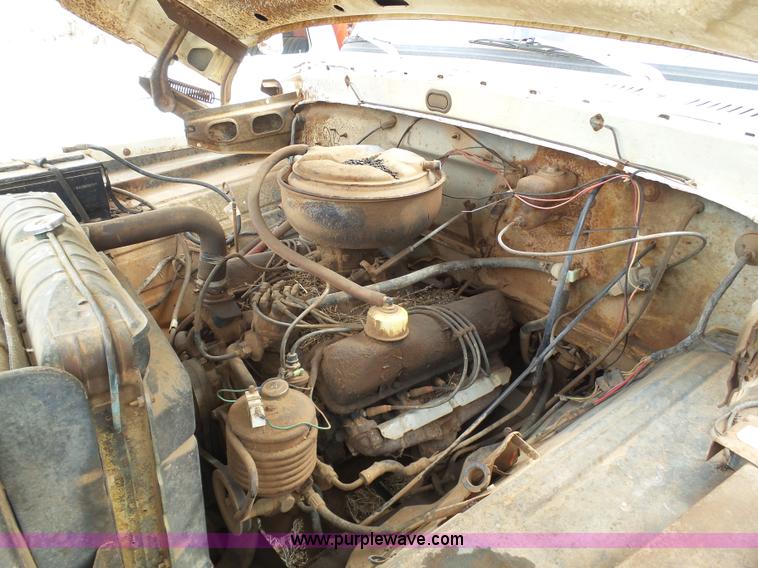 image for item J6218 1975 Ford F600 fuel truck