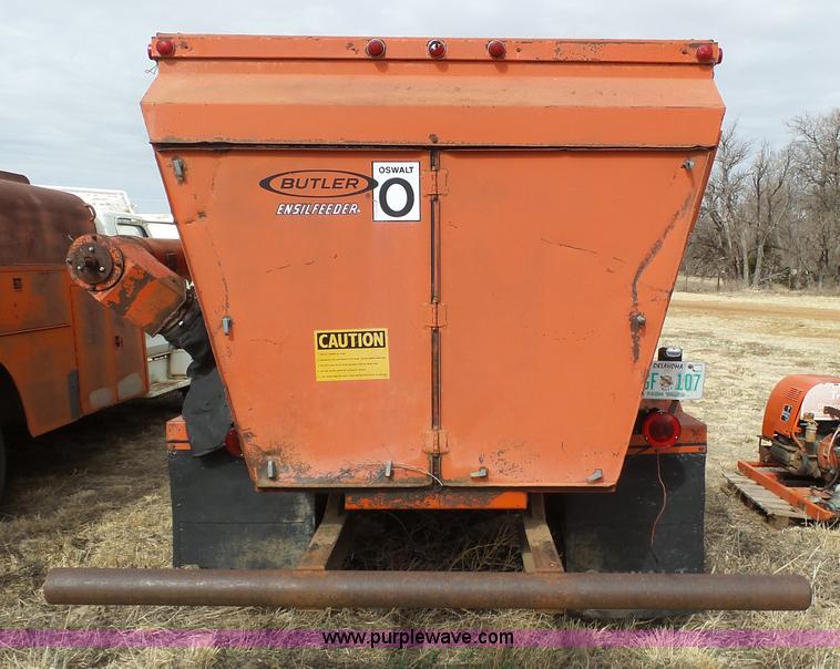 image for item J6219 1973 Ford F756 feed delivery truck