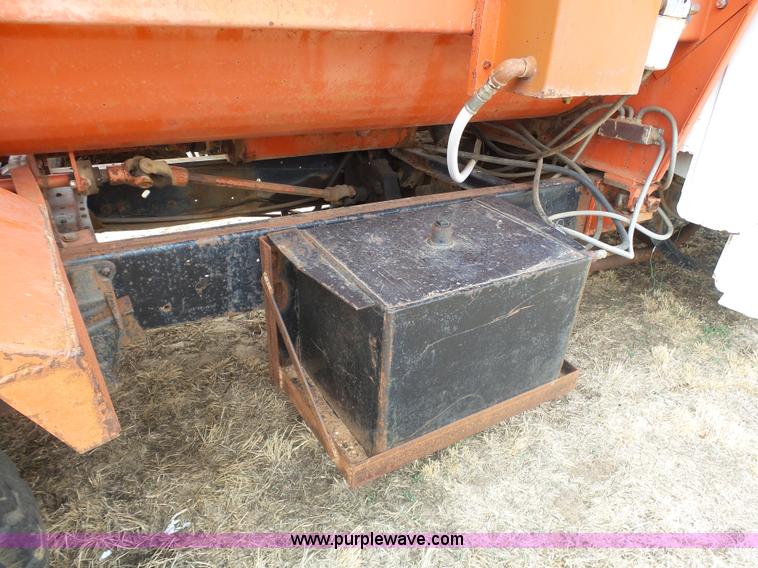 image for item J6219 1973 Ford F756 feed delivery truck