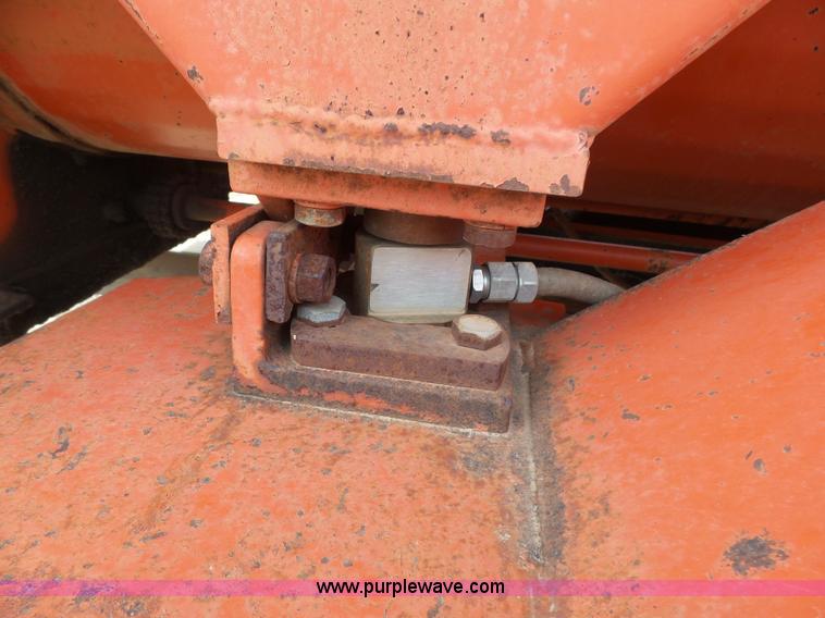 image for item J6219 1973 Ford F756 feed delivery truck